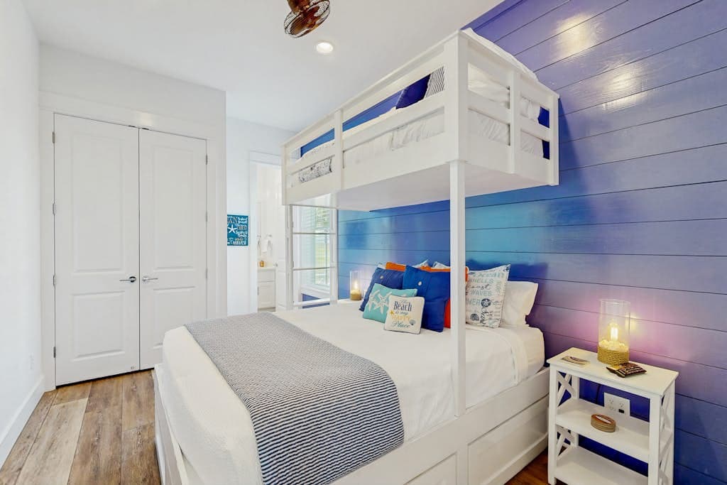 Sea*Renity Now - Image 15