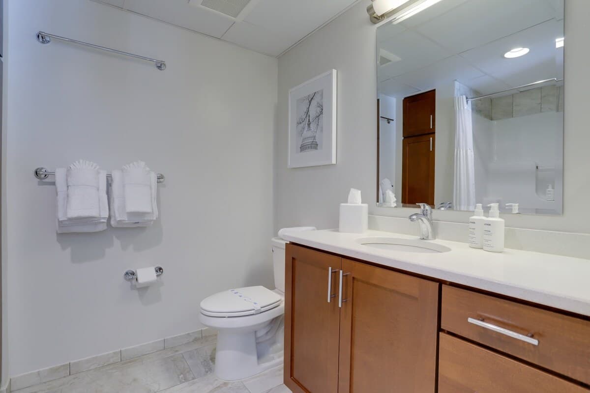 Red Brick Residence - Image 13