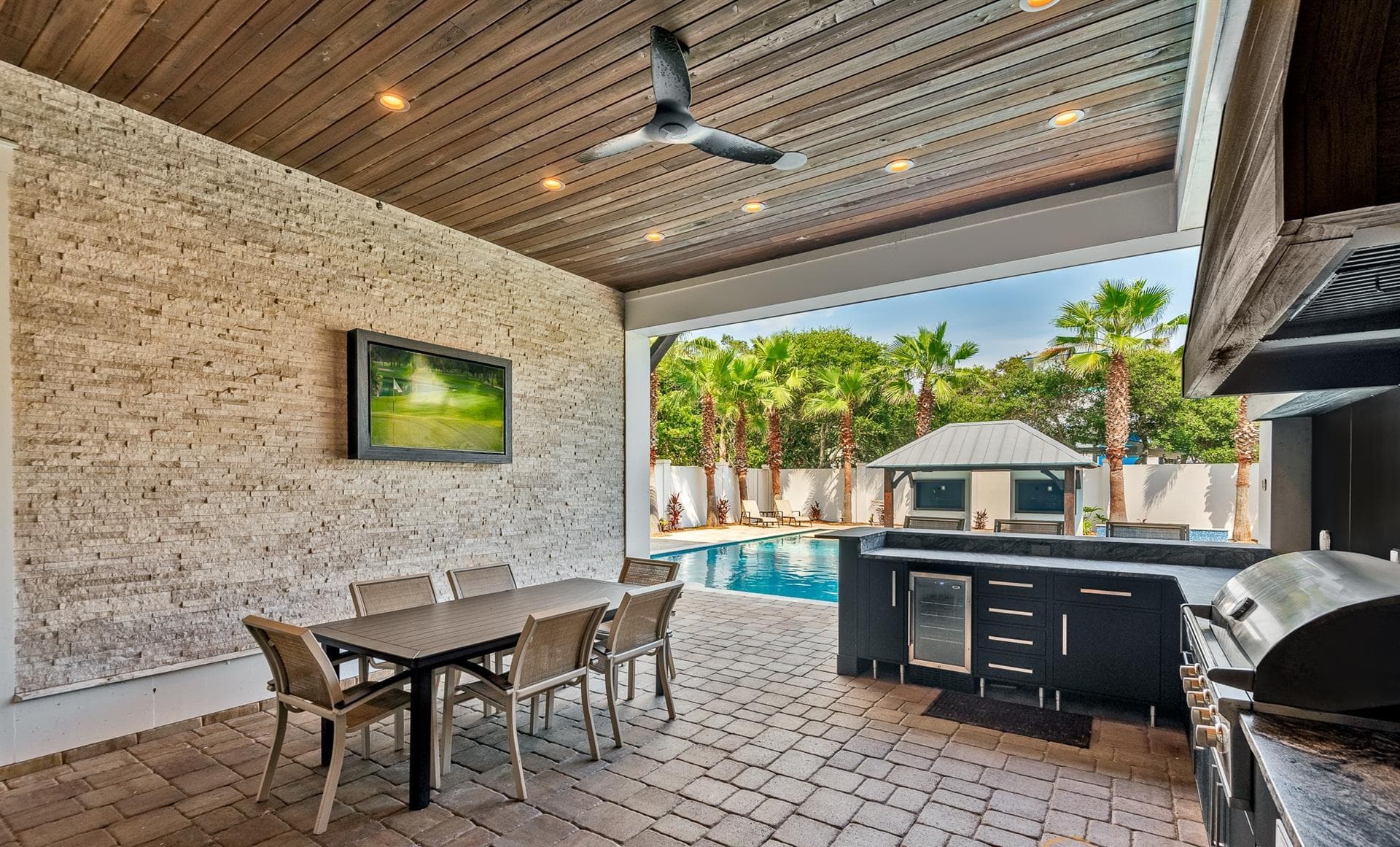 Life Aquatic Villa - Image 19