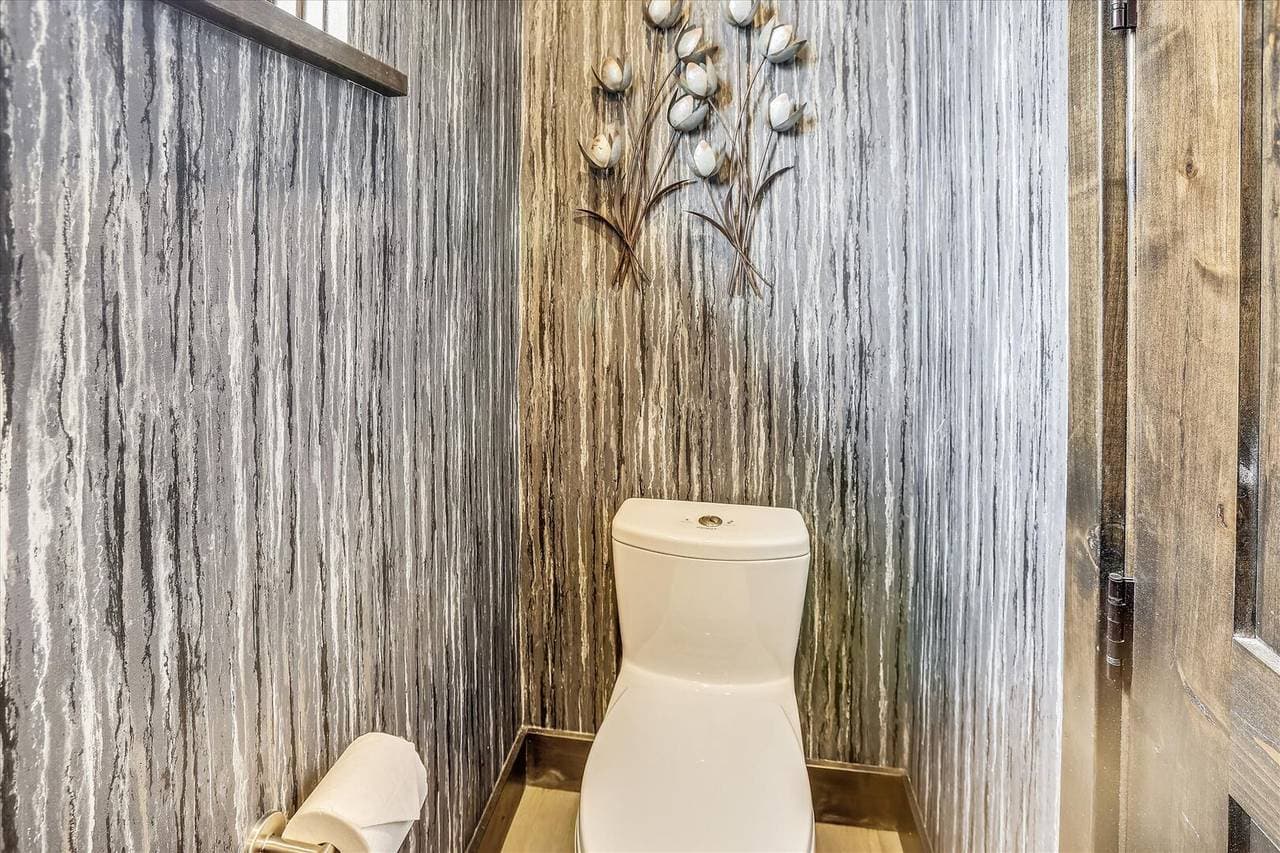 Falcon Haus - Image 16