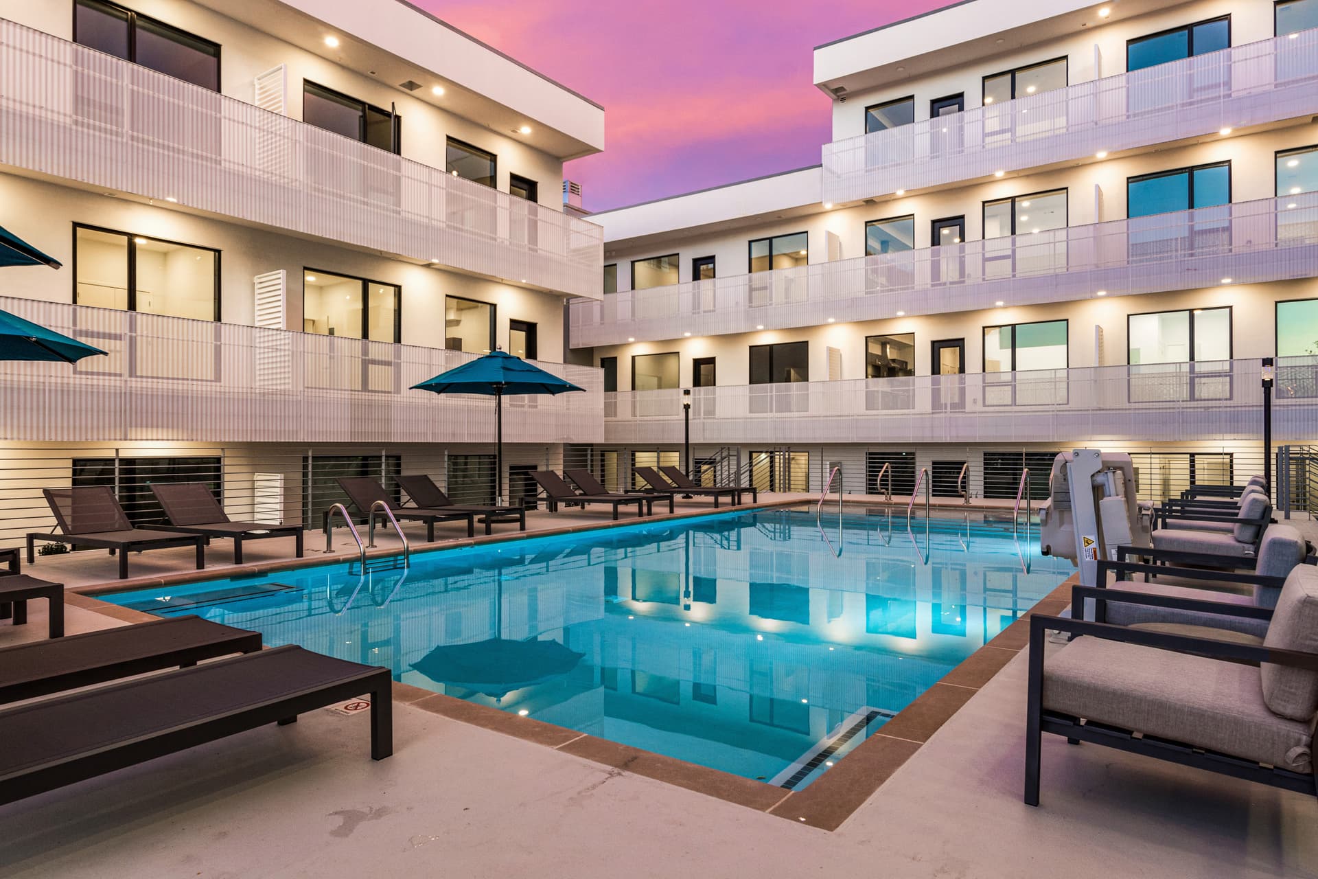 Green Illume Home - Image 6