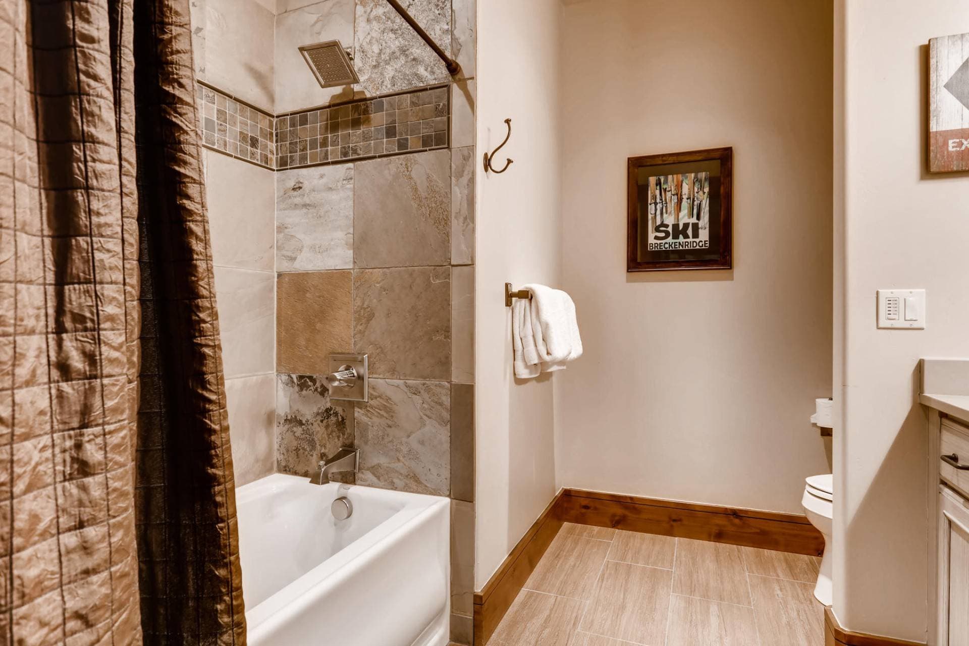 Monarch Place - Image 30