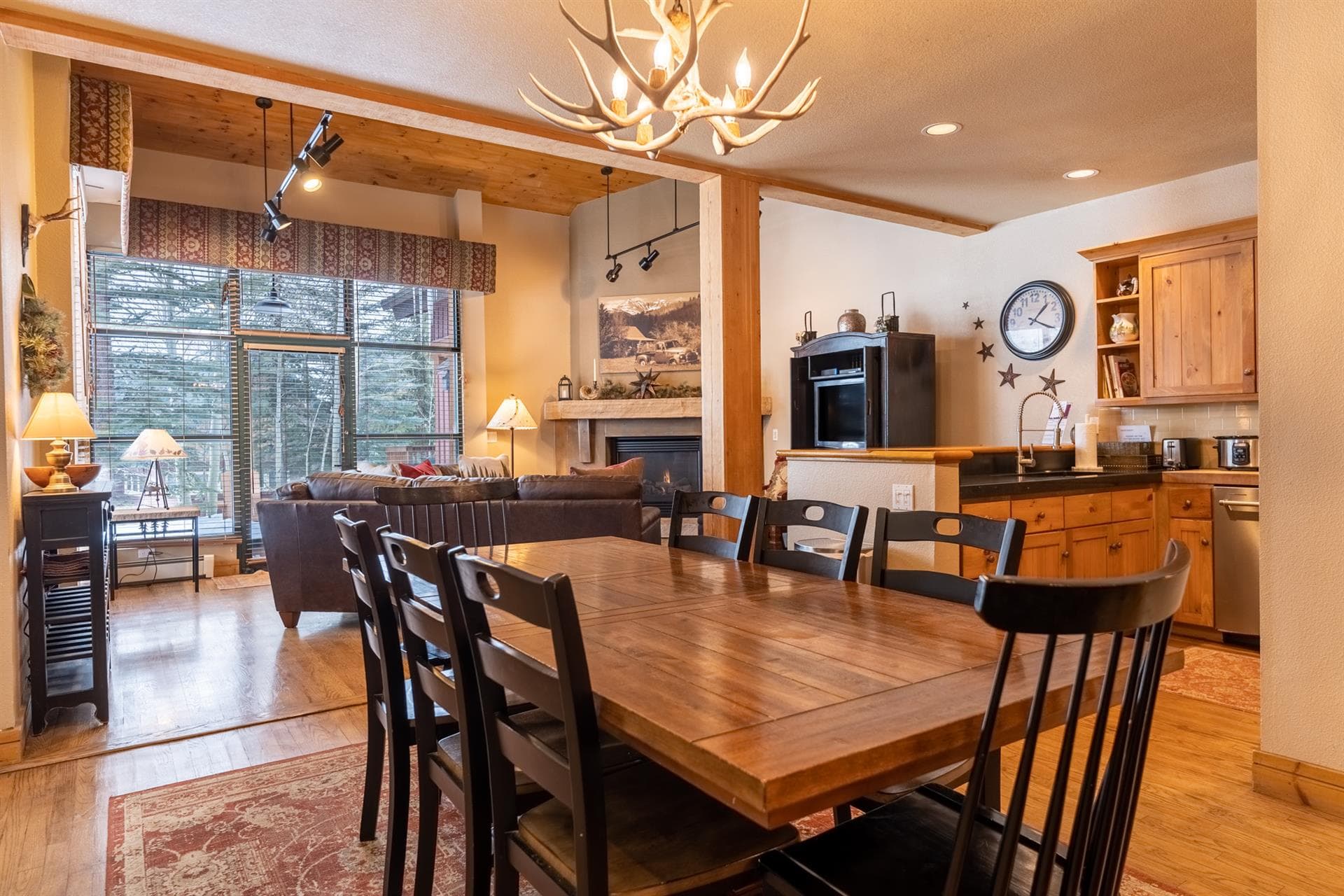 Alpine Vista Retreat - Image 5