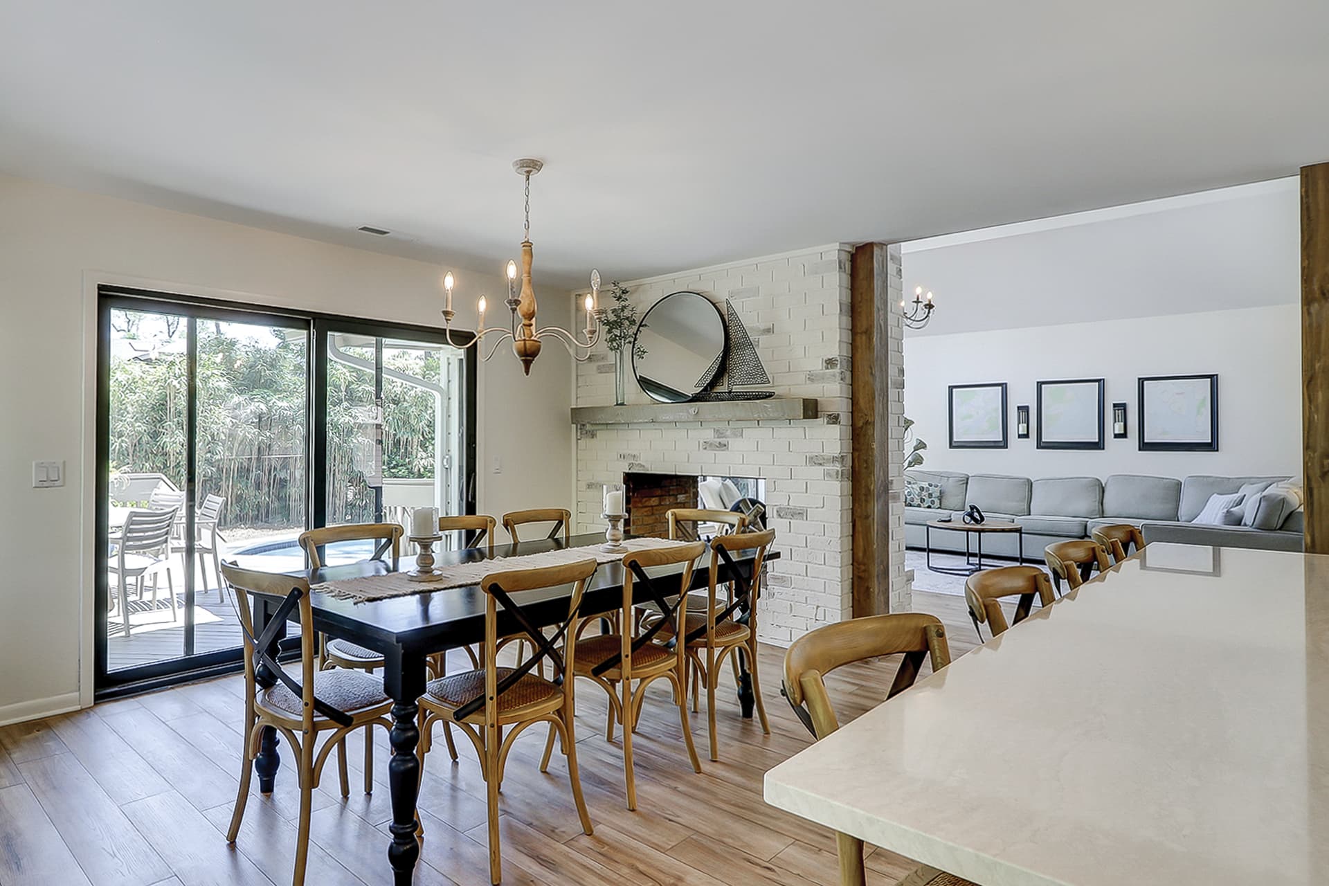 Sunny Daze - Image 13