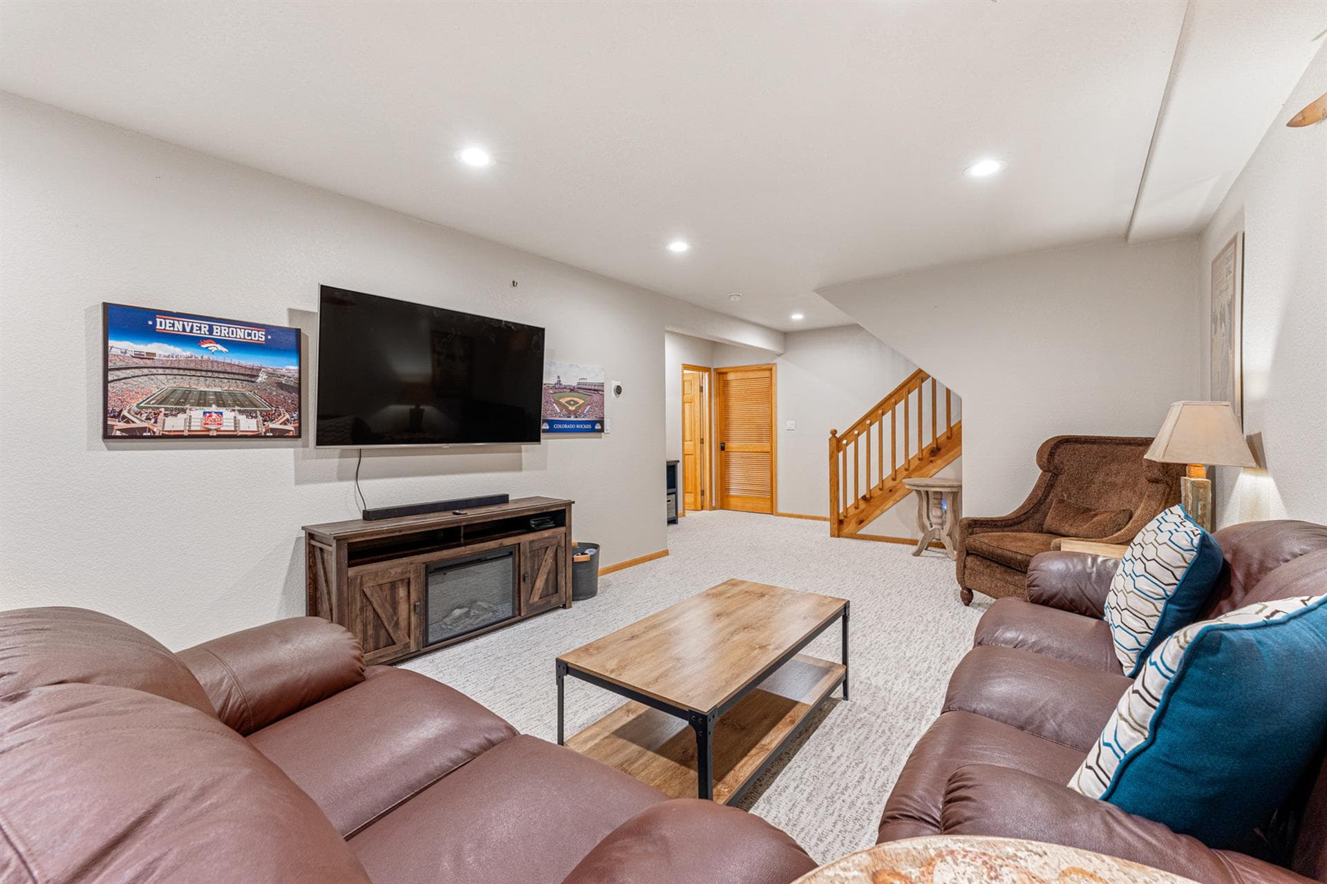 Burgundy House - Image 52