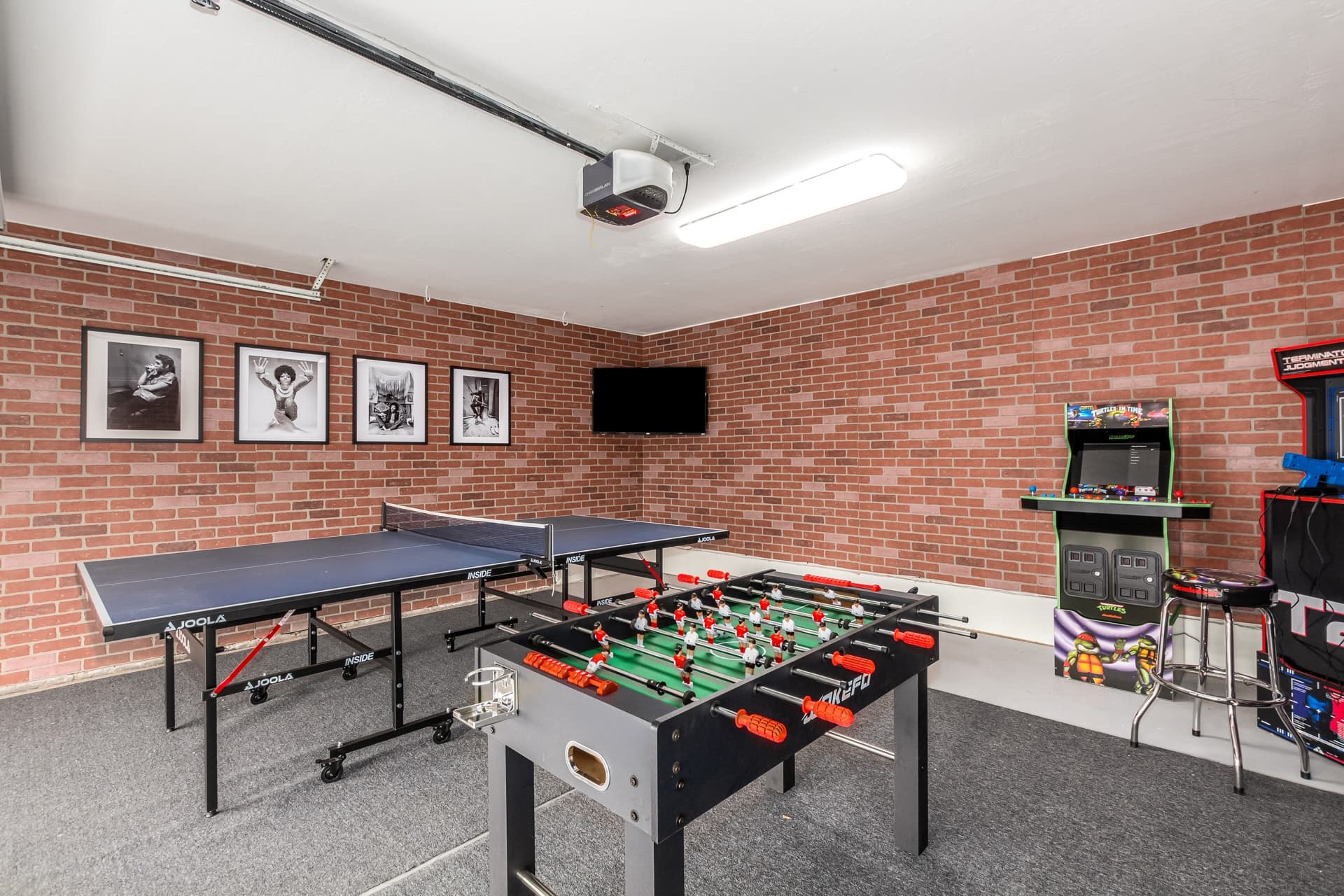 Modern Retreat - Image 33