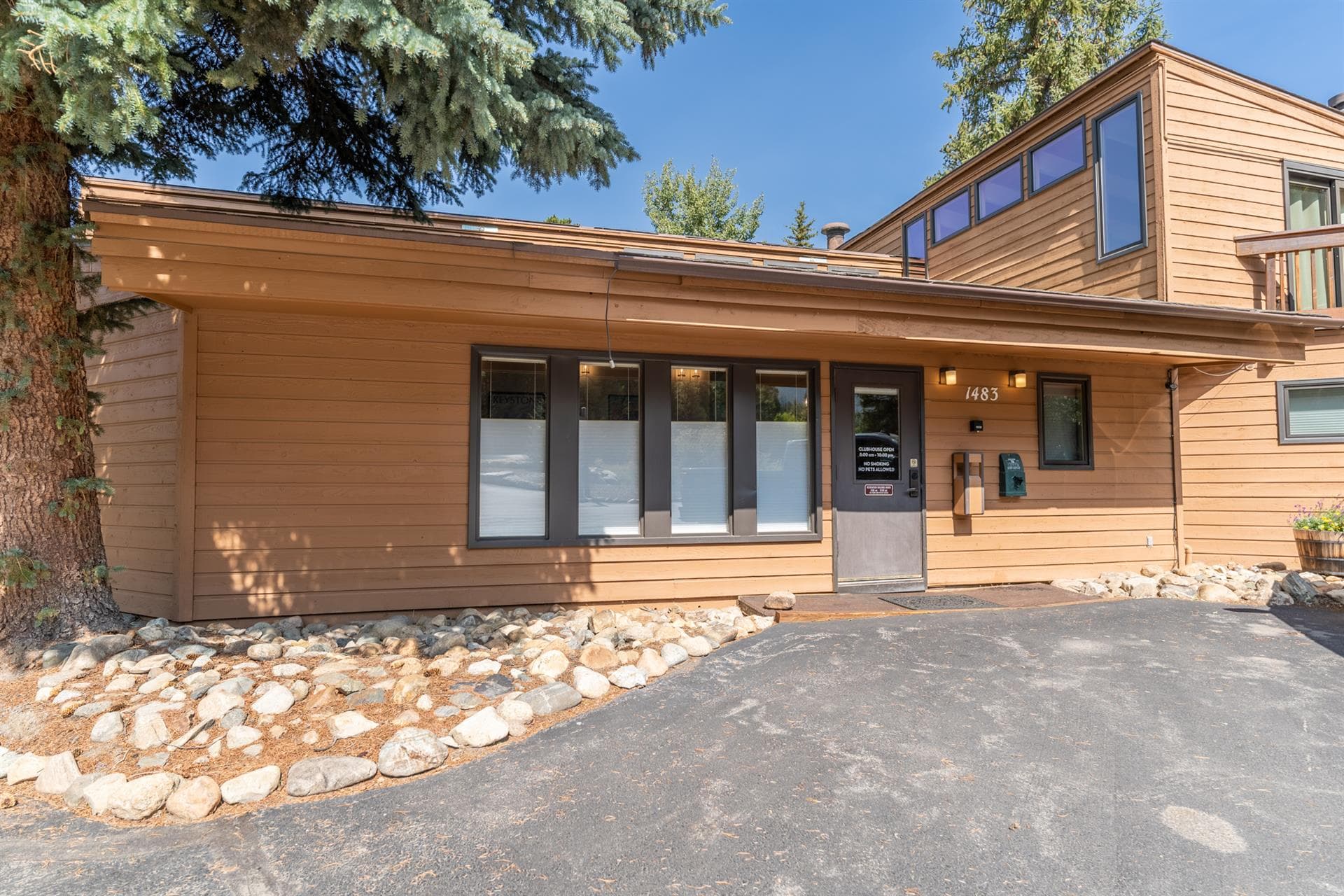 Cedar Cabin - Image 23