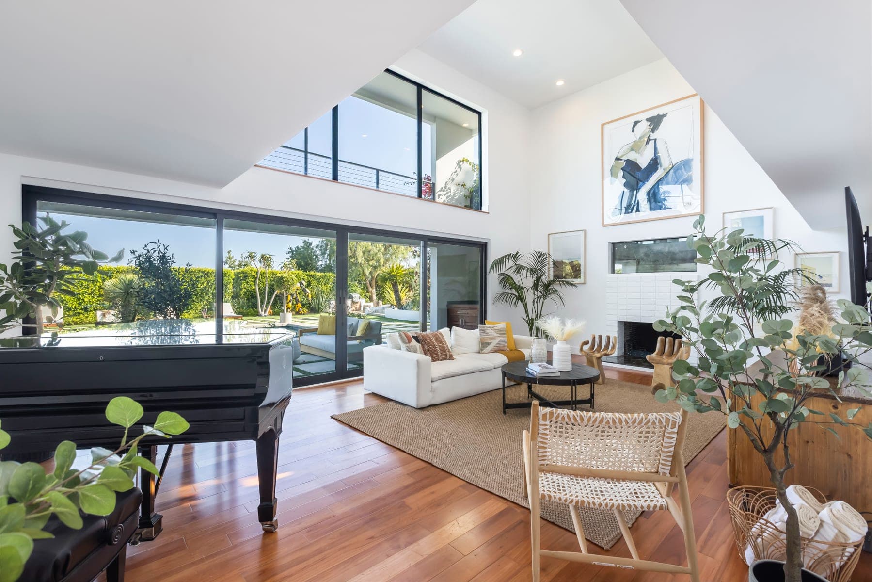 Malibu Sunset Oasis - Image 14