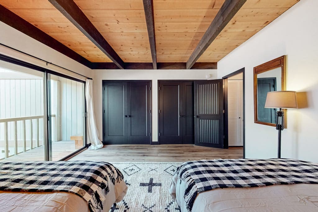 Modern Lake Tahoe Sanctuary - Image 14