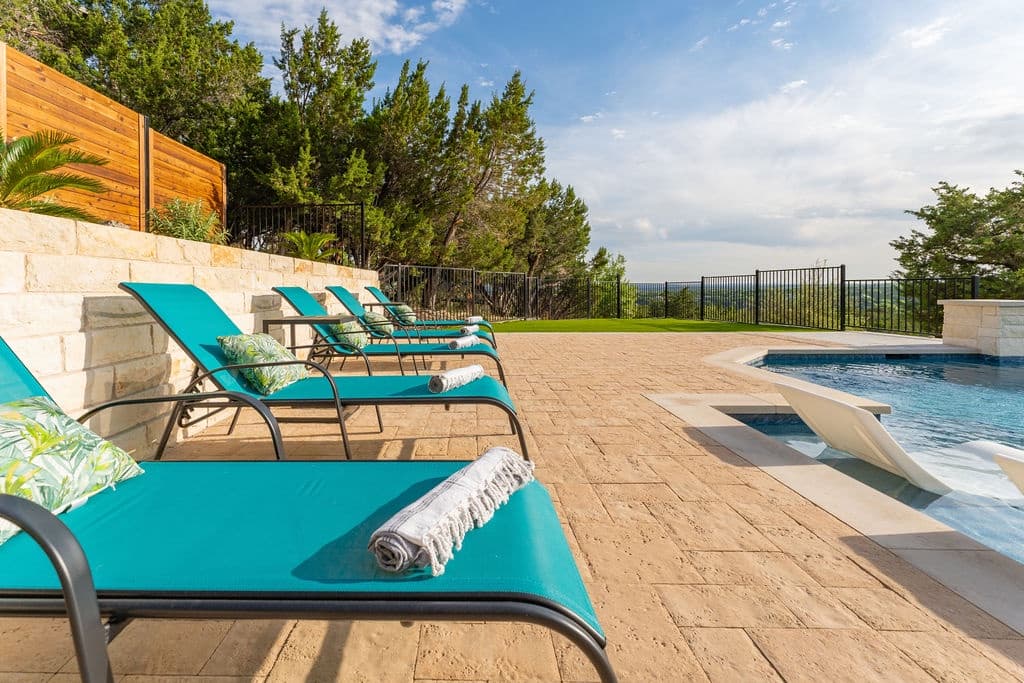 Taking in the View House - Image 38