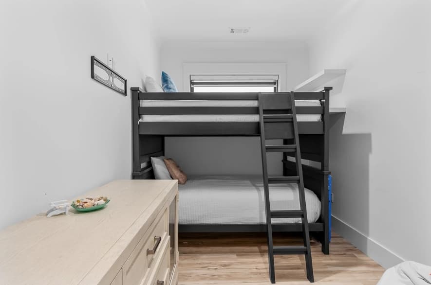 Happy by the Sea - Image 53