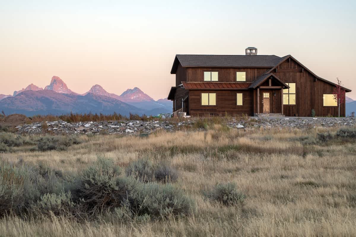 Tamarack Trail Retreat - Image 2