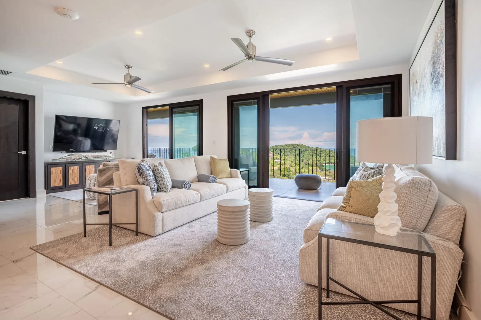 Splendor Penthouse #503 - Image 1