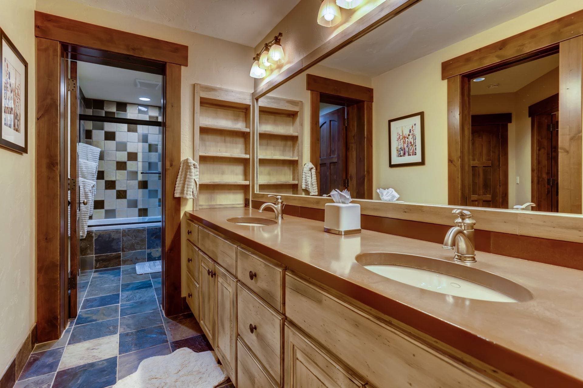 Ski Hi Lodge - Image 22