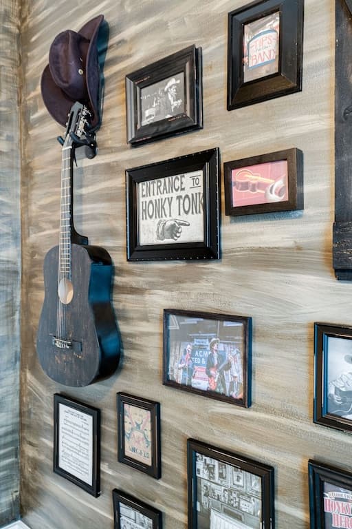 Charlotte Home - Image 4