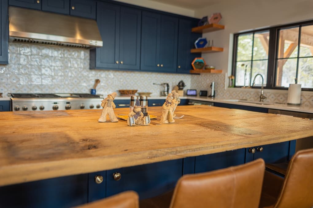 Lost Trails - Image 19