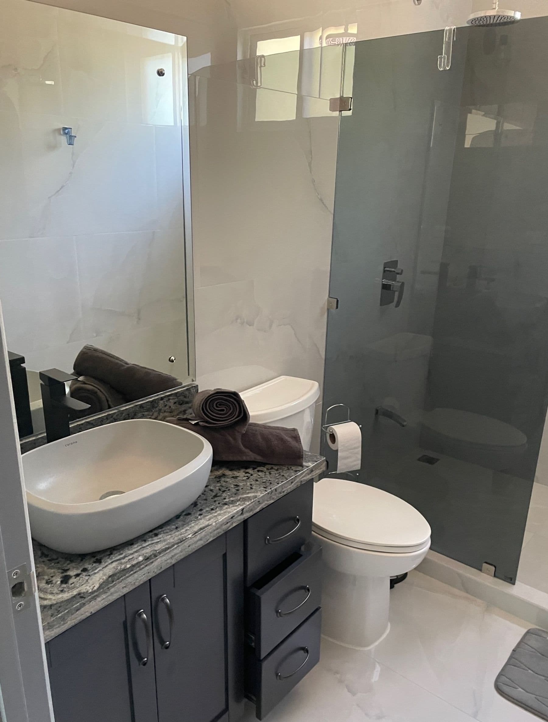 South Family Home - Image 9