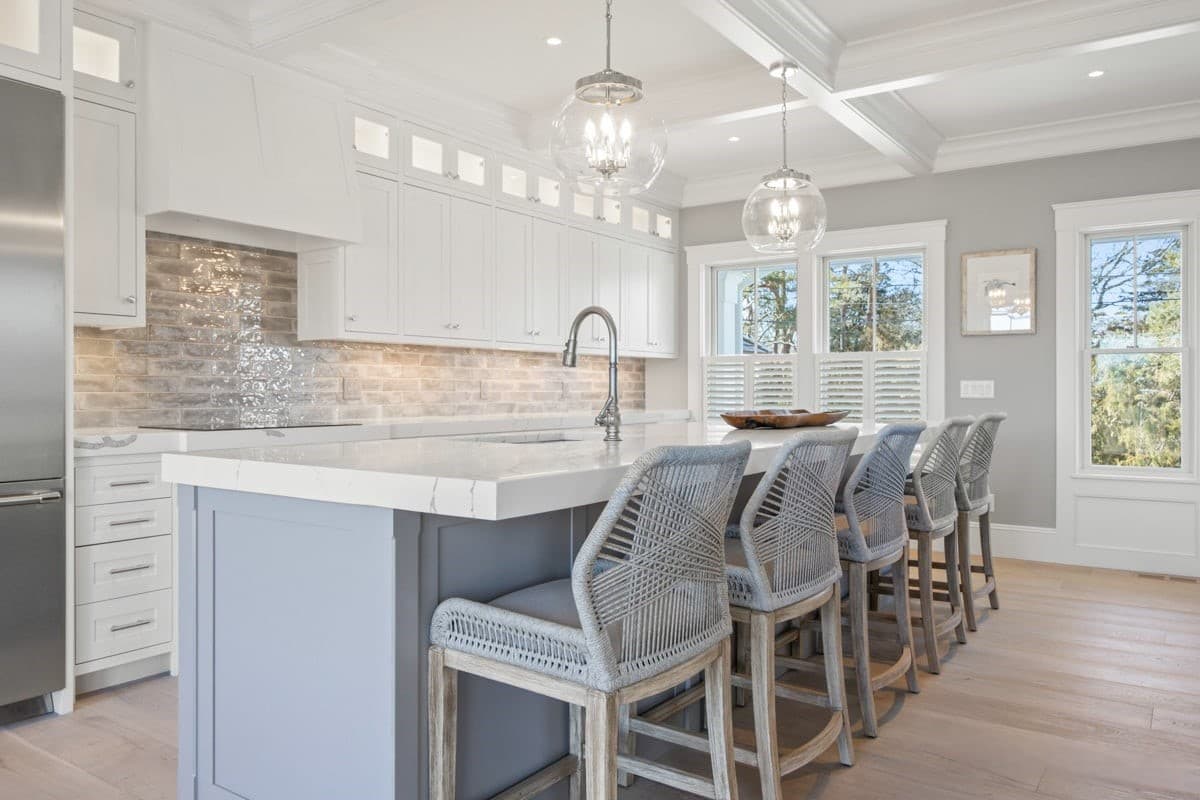 Strong Island Manse - Image 13