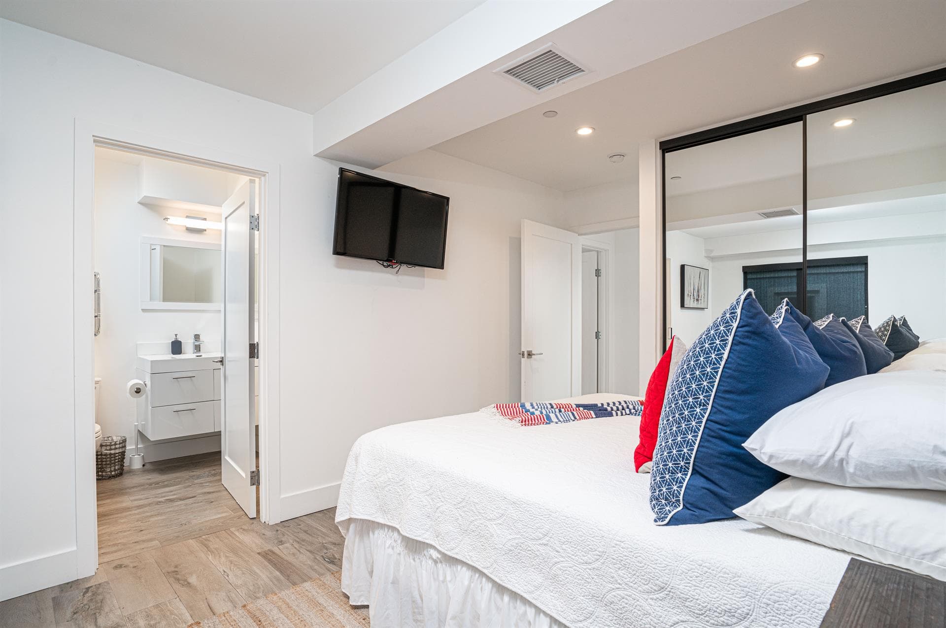 Balboa Breezeway - Image 15