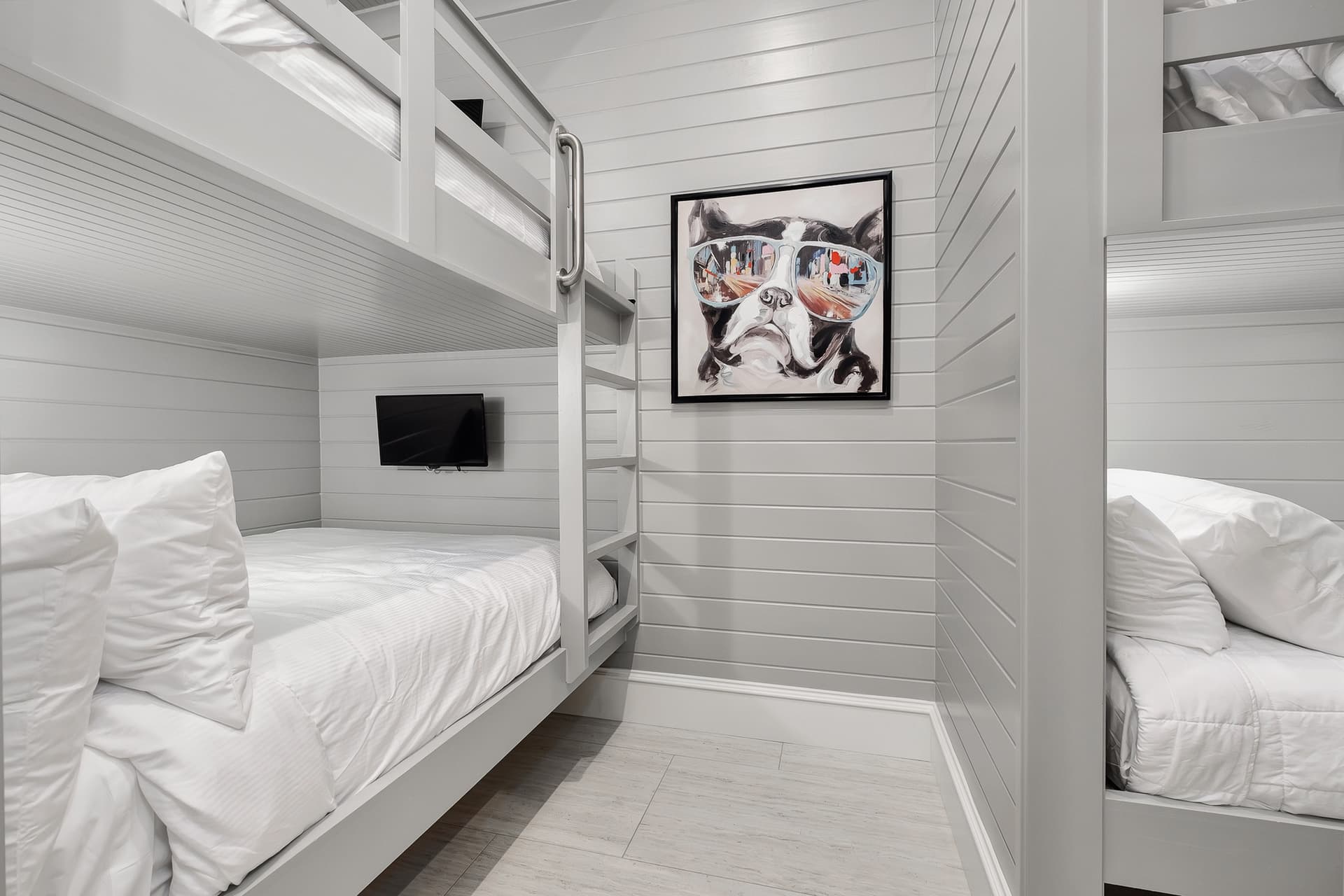 Social Manor - Image 32