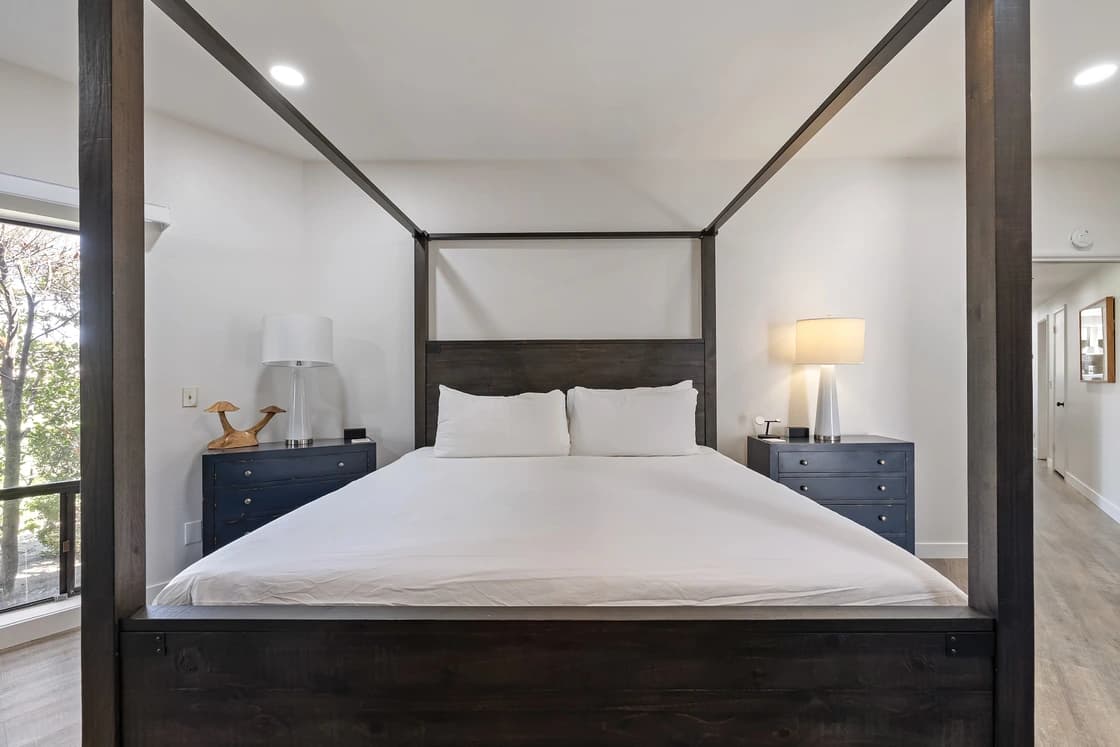 Edgy House - Image 10