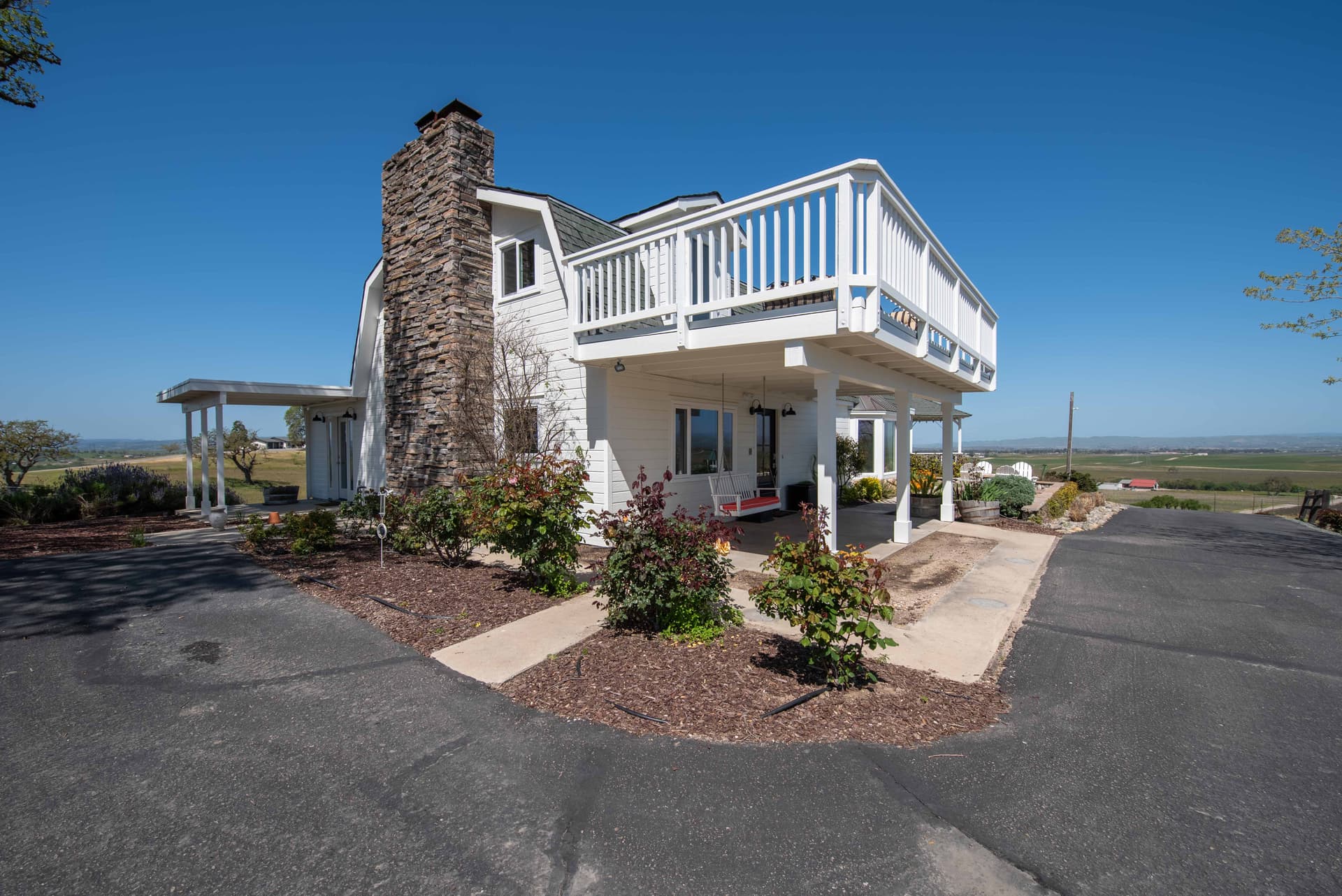 Hidden Acre Vineyard Estate - Image 13