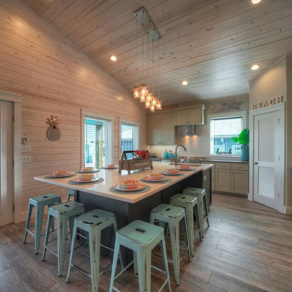 Bourbon Breeze - Image 12