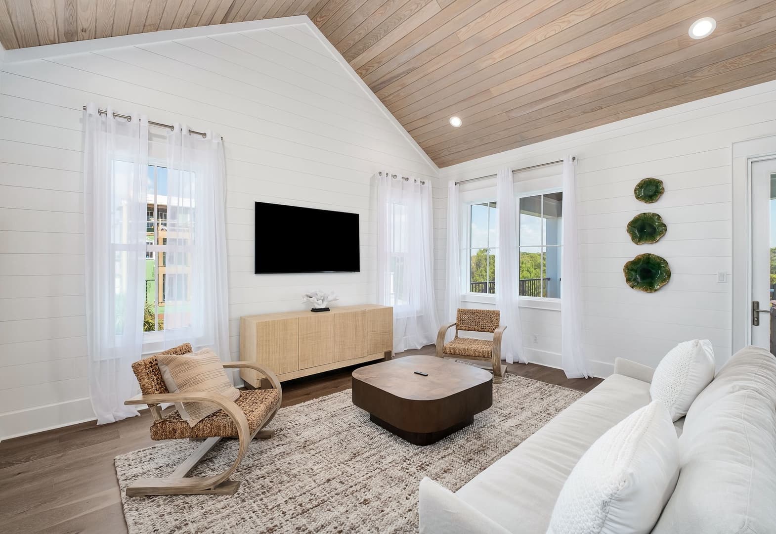 Oz by The Sea - Image 13