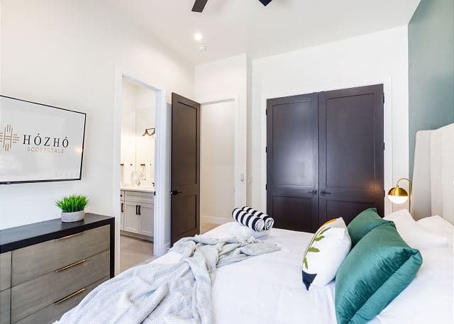 Estate on the River - Image 46