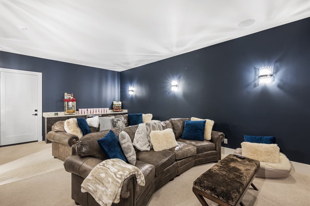 Quicksilver Haus - Image 40