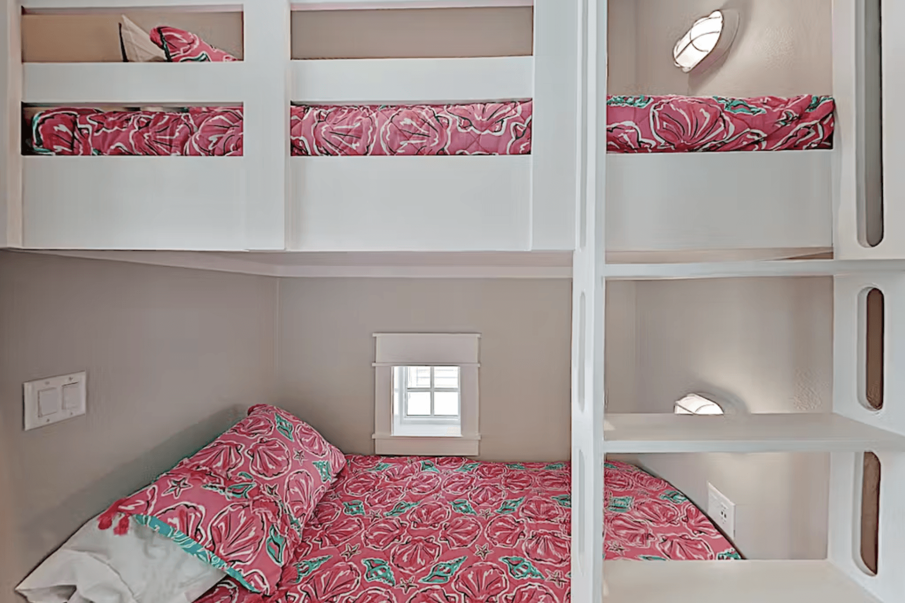 Birdies and Bikinis - Image 15