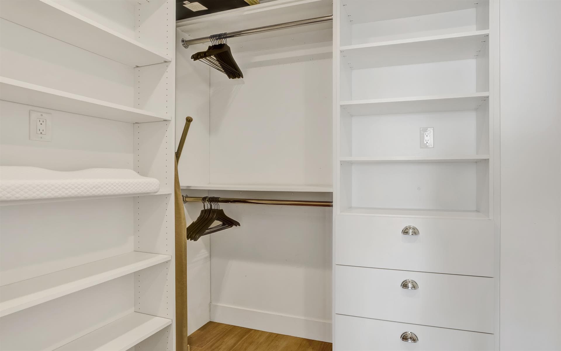 Catalina Oceanfront - Image 22