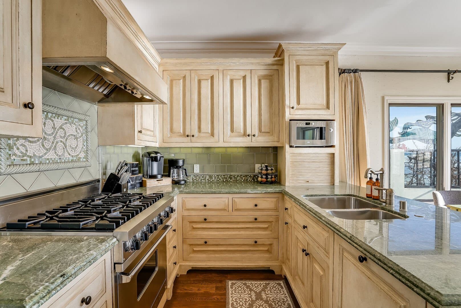 Dolphin Bluff - Image 15