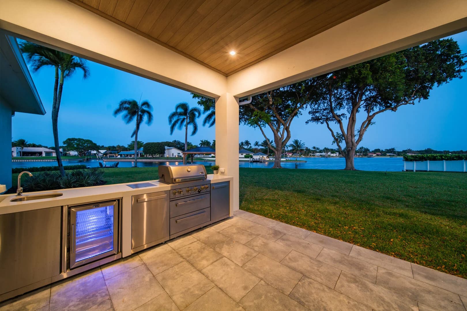 Waters Edge #906 - Image 4