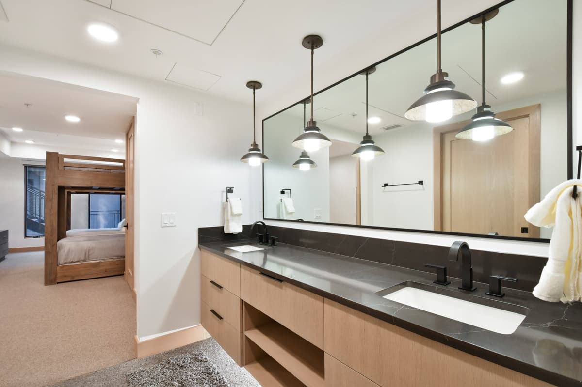 Kings Crown #201B - Image 20