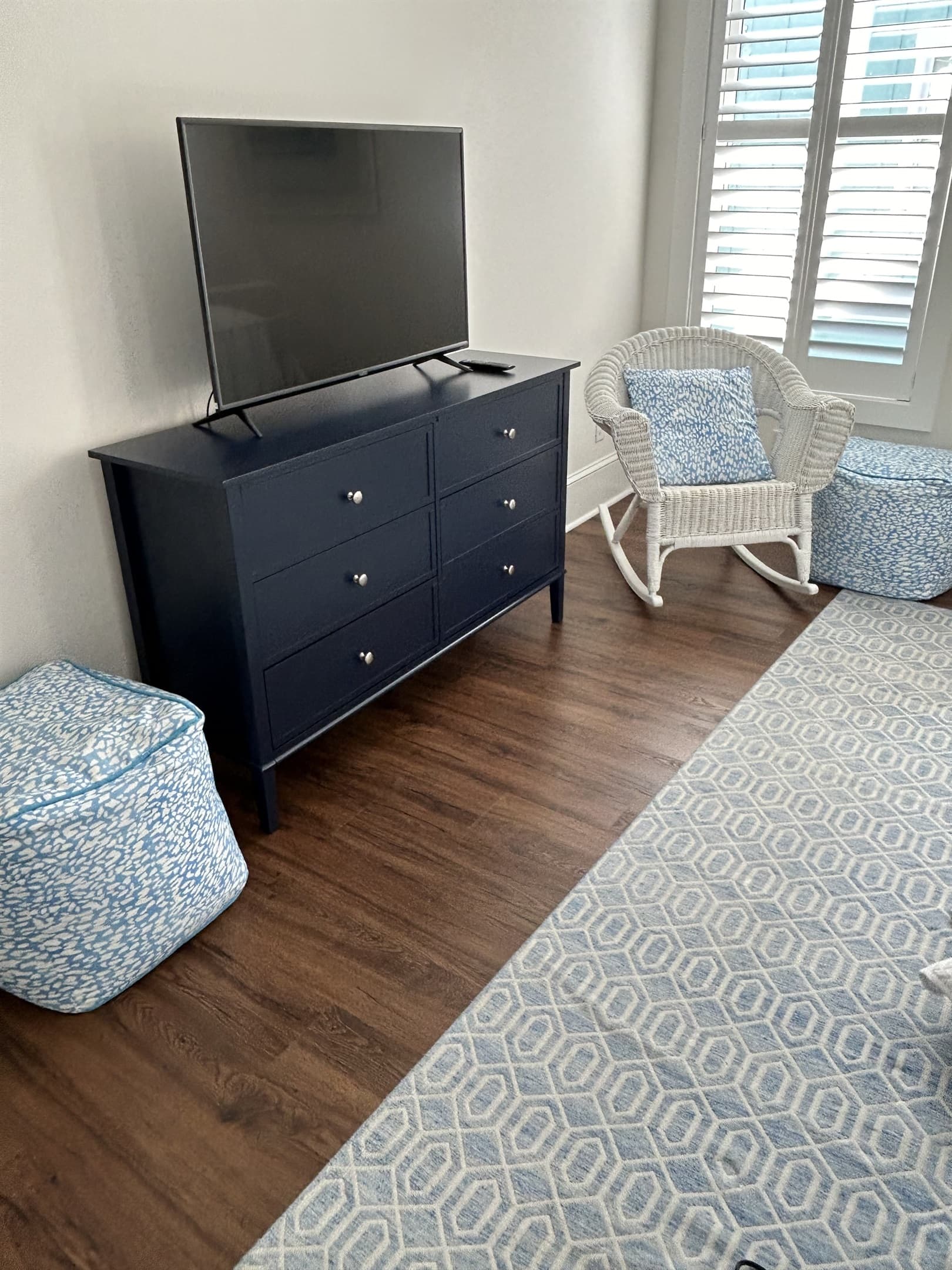 Modern Isle - Image 24