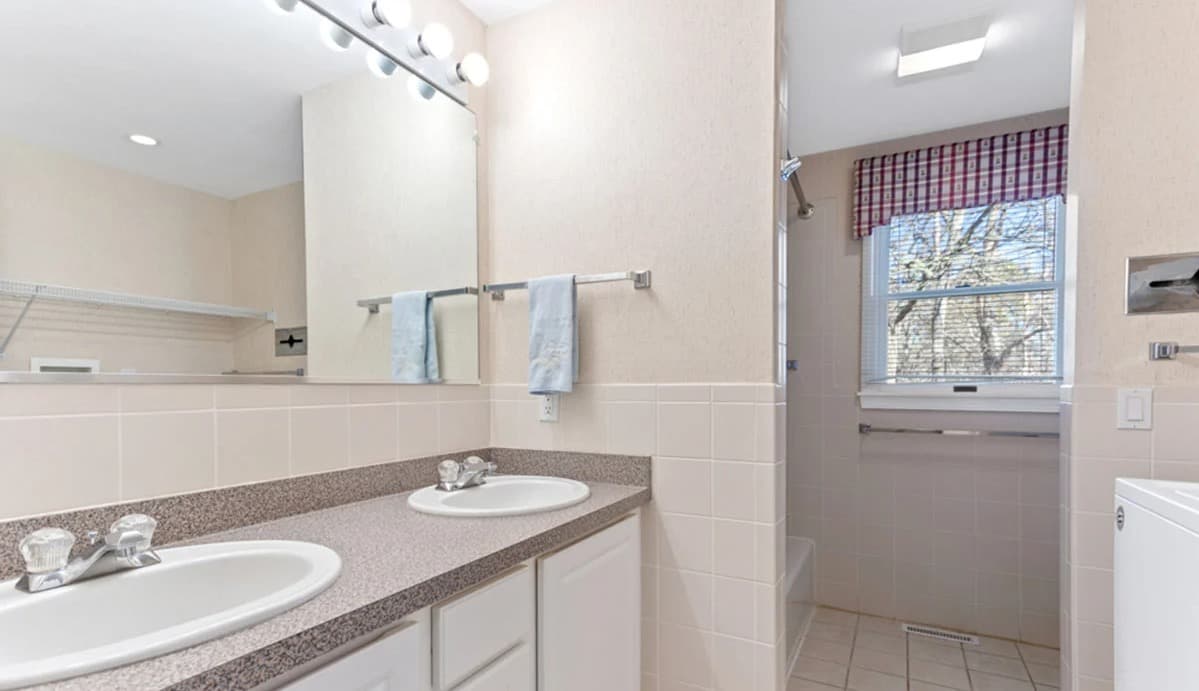 Harbor House #024Y - Image 10