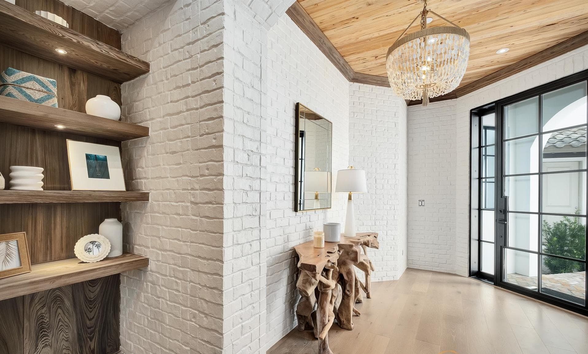 Seawalk Sanctuary - Image 13