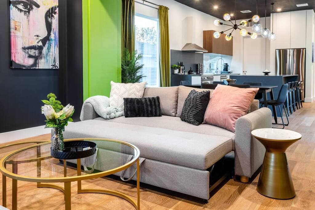 Fun at South 1st Street - Image 8