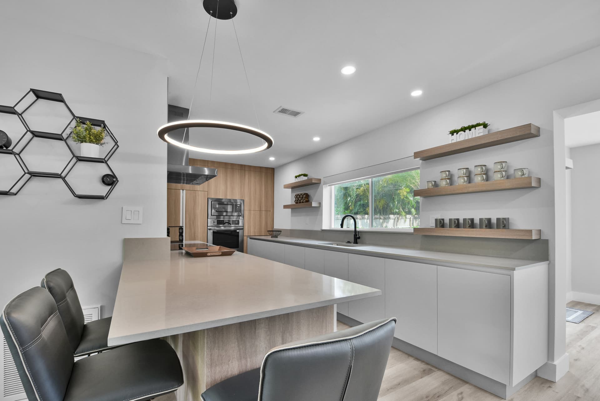 Bluebird House - Image 17