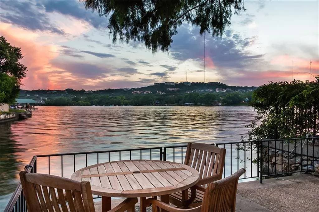 Manor on Lake Austin - Image 53