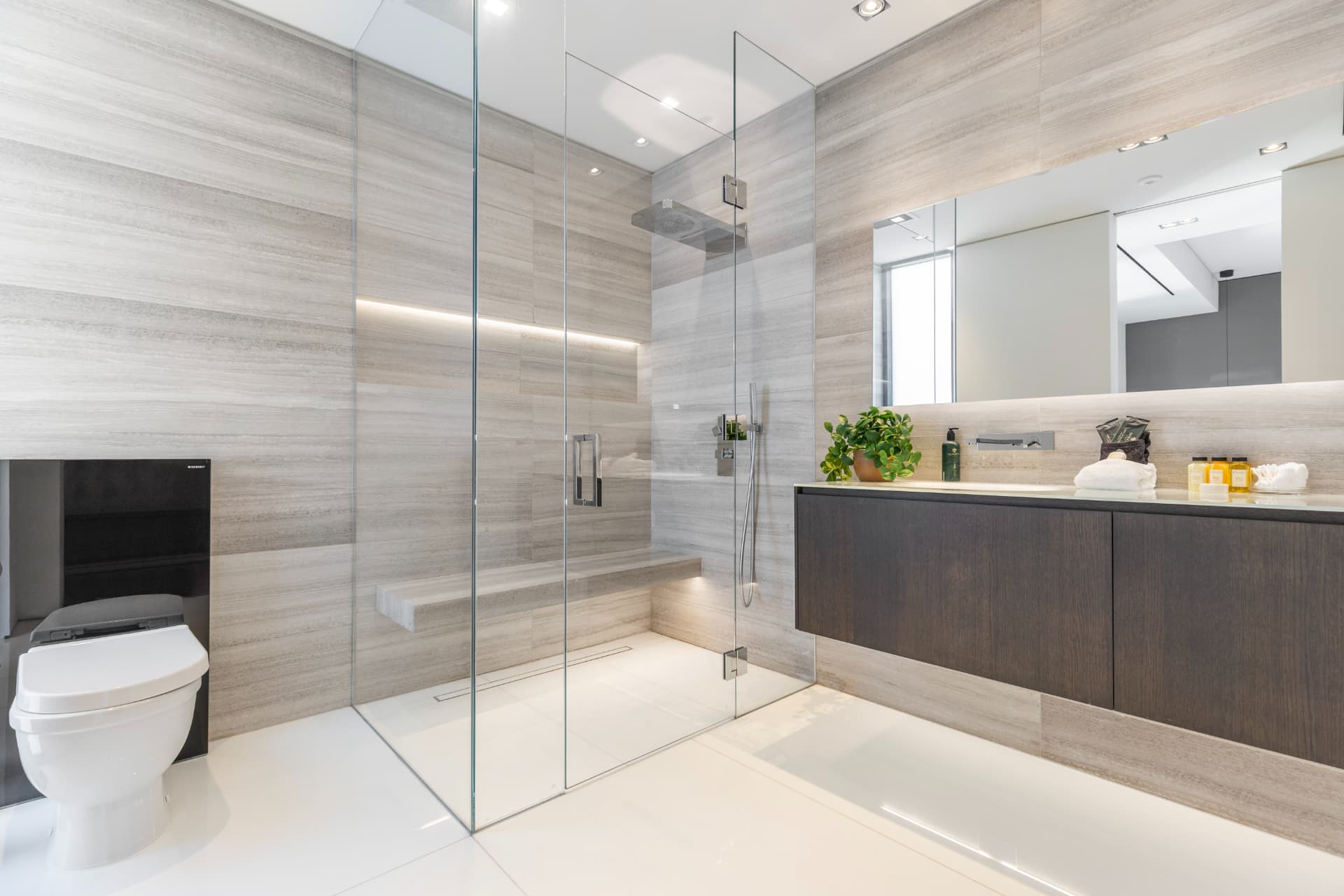 Lago Vista Modern - Image 31