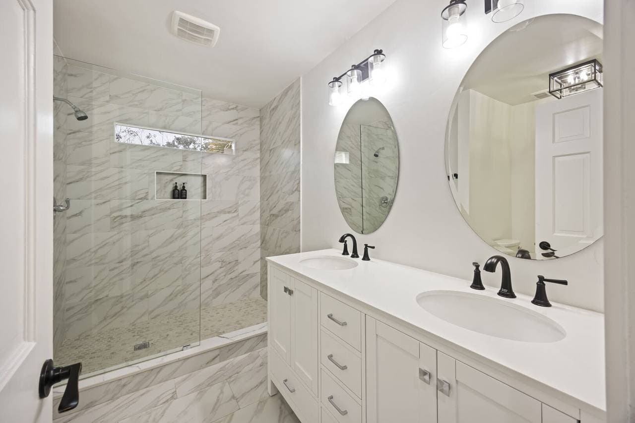 Livin' on a Dune - Image 24