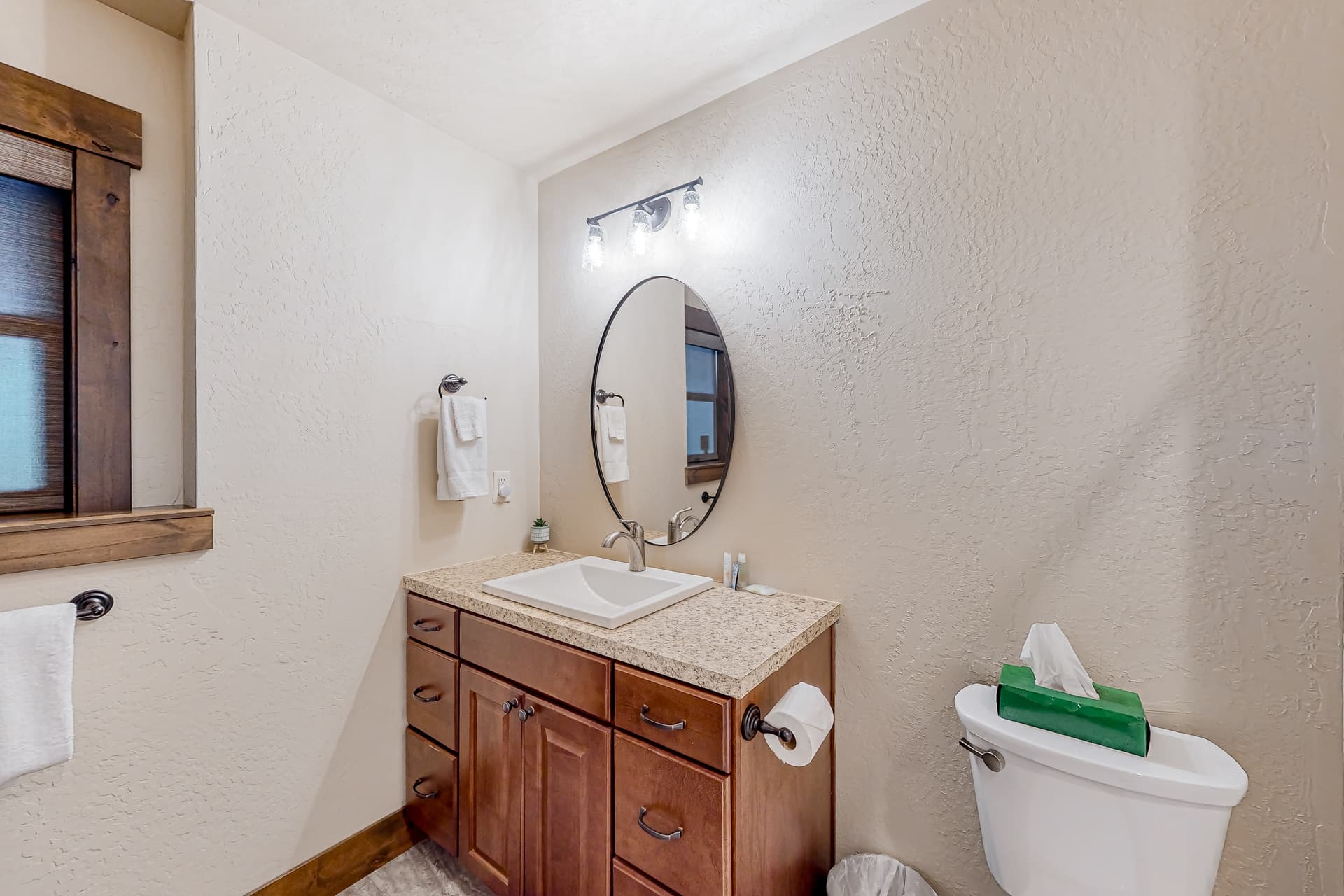 Leaning Pine Point at Half Round Bay - Image 31