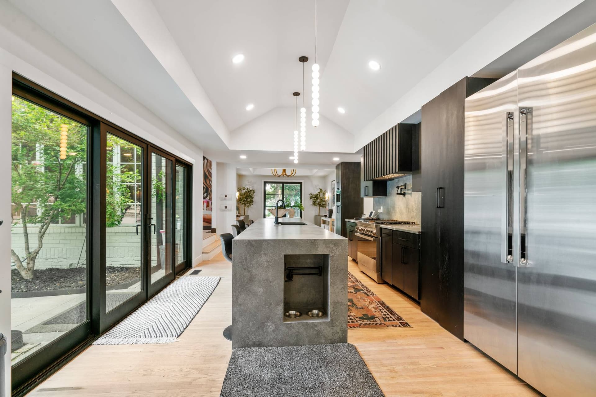 Nashville Entertainer - Image 35