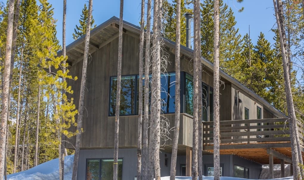 Lake Cabin #11 - Image 31