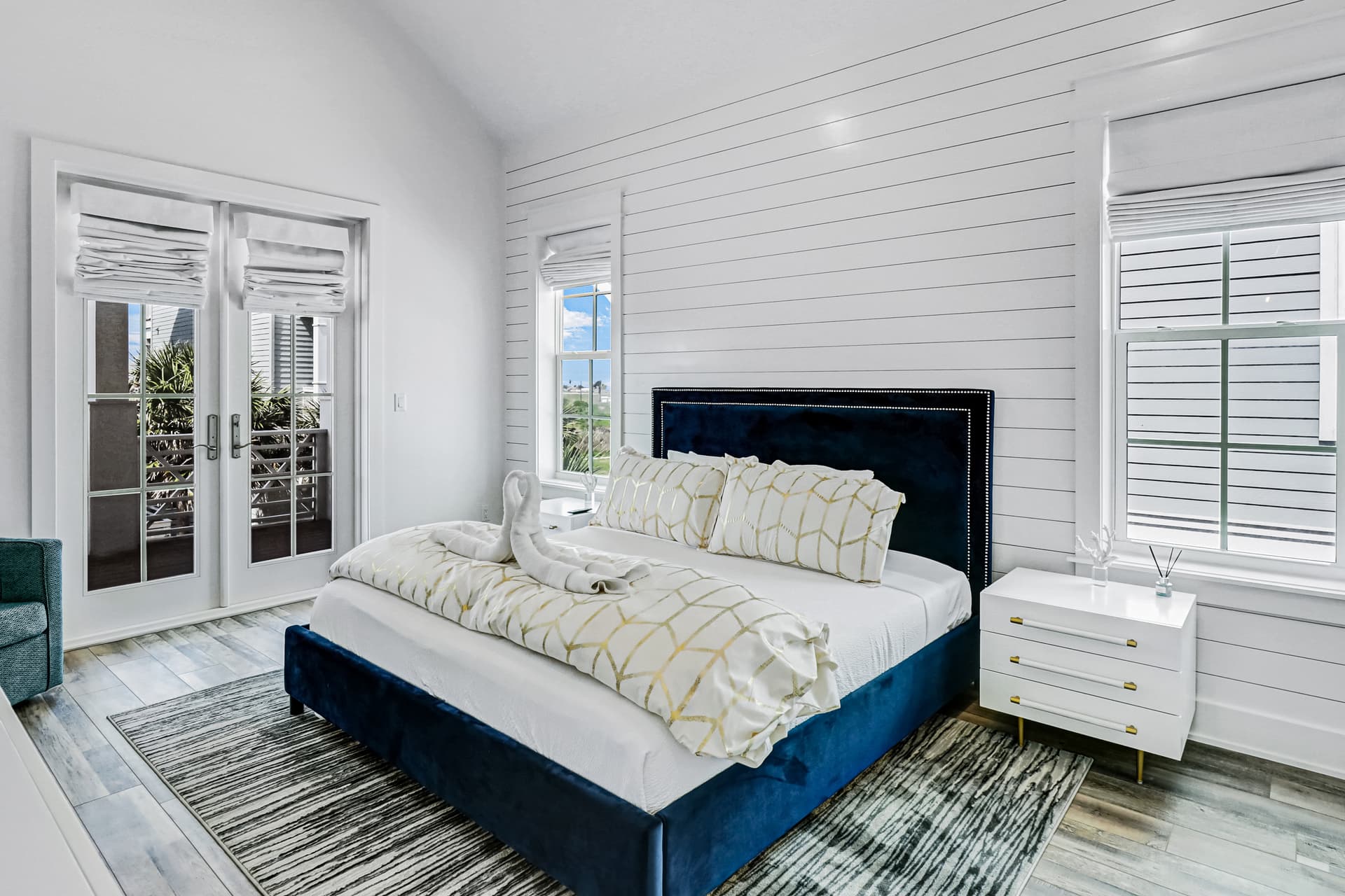 Sunset Avenue Stunner - Image 10