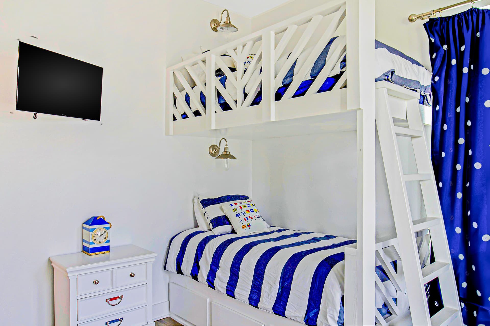 Grey Pelican Place - Image 22