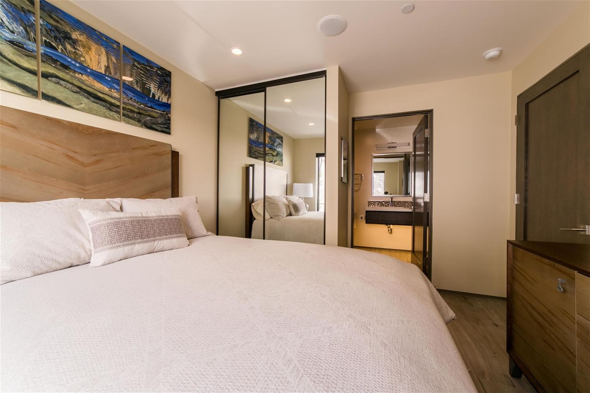 Bay Escape - Image 31