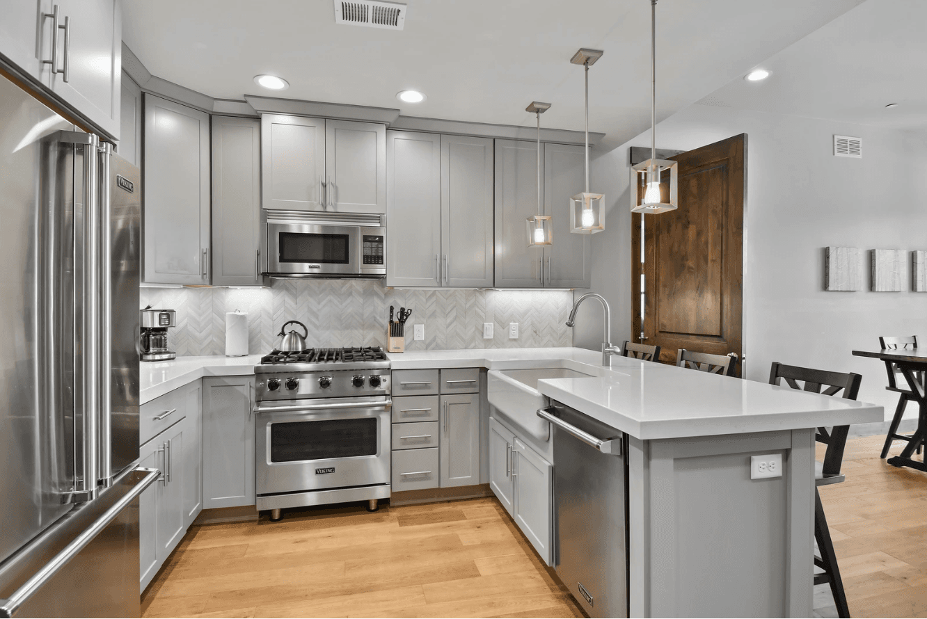 Alpine Abode - Image 5